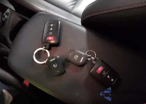 2018 Toyota Rav4 Se z USA, uszkodzony, nr VIN JTMJFREV0JJ175422